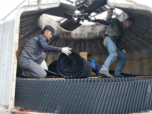 圓形<a href=http://m.games-ignition.com/tags21_0.html target=_blank class=infotextkey>冷卻塔填料</a>更換