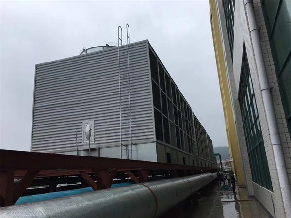 閉式冷卻塔的應(yīng)用范圍與開式冷卻塔的優(yōu)缺點比較,閉式冷卻塔工作原理